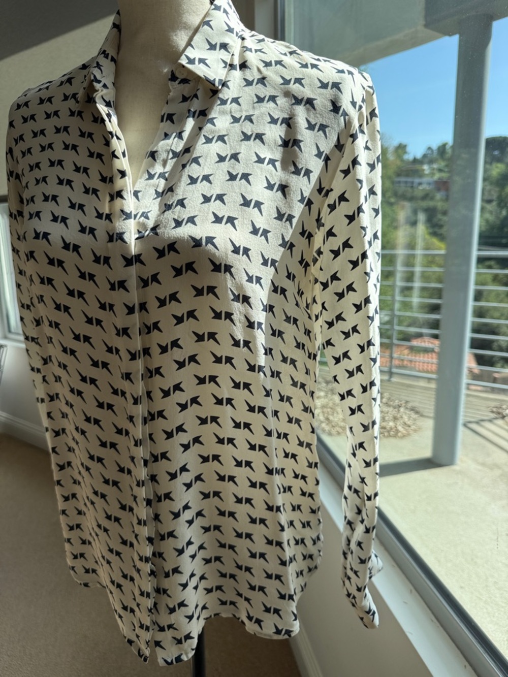 Theory White Black Print Silk Button Front Blouse Size P Collared Top